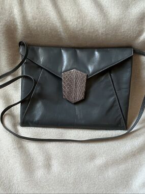 Black Envelope Crossbody Bag with Textured Taupe Accent